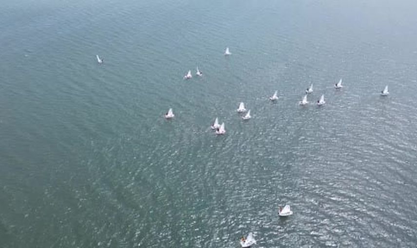 Çıldır Gölü su sporlarıyla canlanıyor: 44 sporcu Ani'nin fethini yelkenle andı