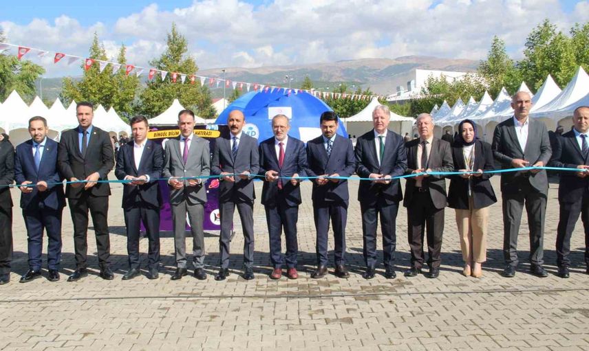 Bingöl'de Bilimfest: öğrenciler teknoloji ve tasarım becerilerini sergiledi