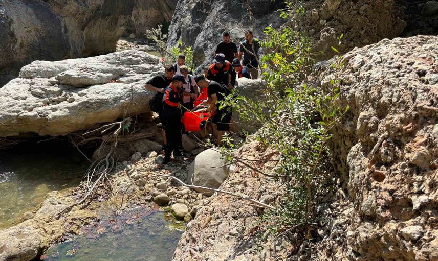 Galgamaç kanyonunda düşen kişi arama-kurtarma ile güvenli bölgeye çıkarıldı
