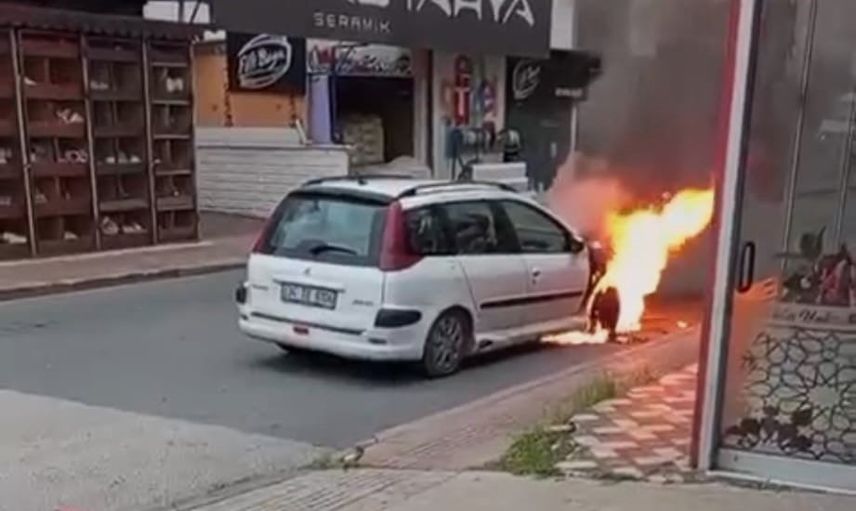 Batman’da sürücünün hızlı müdahalesi motor yangınının büyümesini engelledi