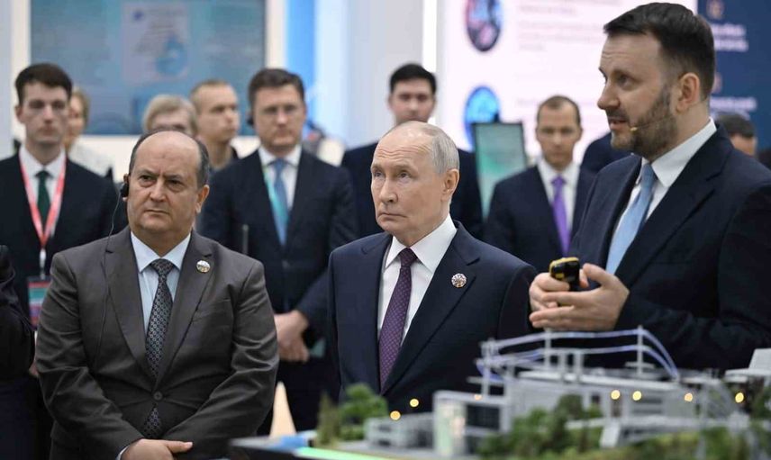Putin, Musk'ı dahi olarak nitelendirirken Rassvet'i ilk adım saydı