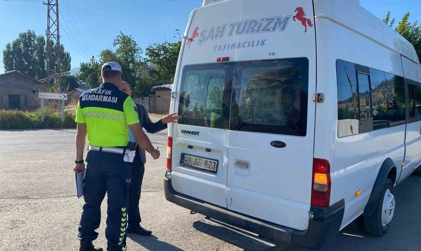 Denetimlerde öncelik öğrenci güvenliği: Muş'ta okul servislerinde belge ve teknik kontrol