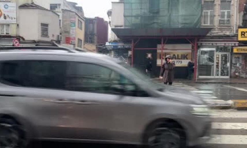 İstanbul'da sağanak etkili oluyor, tedbirli olun