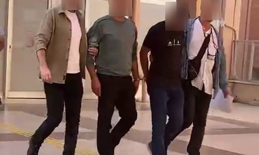 Bergama denetiminde durdurulan araçtan uyuşturucu hap çıktı, iki kişi tutuklandı