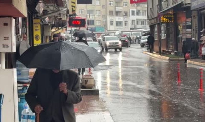 Elazığ'da kuvvetli sağanak uyarısı: yaşam ve ulaşım etkileniyor