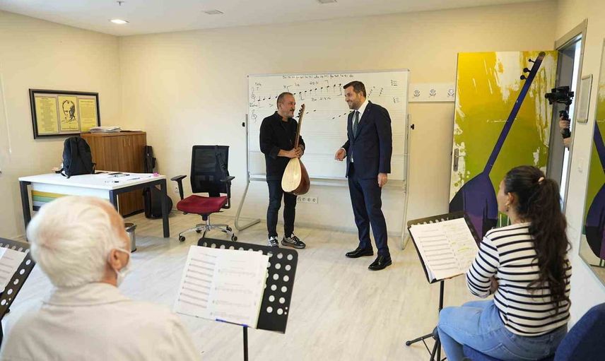 Ataşehir kültür merkezlerinde vatandaşla birebir iletişim turu