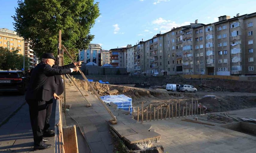 Başkan Sekmen saha çalışmalarını vatandaşla yerinde değerlendirdi