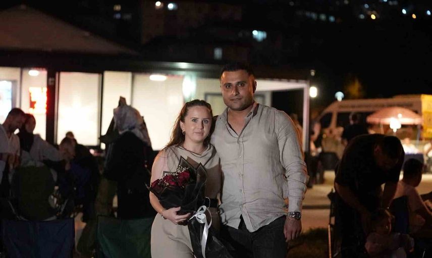Yeşil vadi’de açık havada film gecesinde sürpriz evlilik teklifi