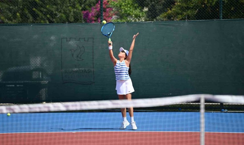 Kuşadası tenis kulübü'nde 8-9-10 yaş ulusal turnuvası başladı