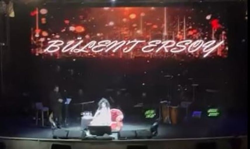 Kuşadası'nda konser gecikmesi ve sanatçının sahnedeki sert çıkışı