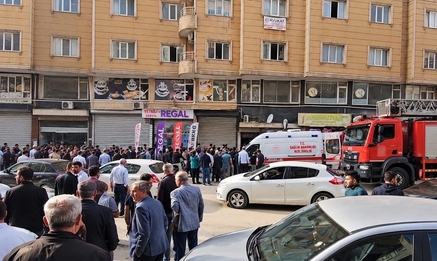 Kızıltepe'de bakım anında asansör kabini çöktü, iki işçi yaralandı