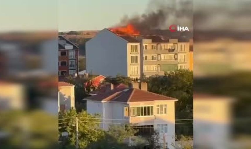 Muratlı'da çatı alevleri korkuttu, müdahale alt katlara sıçramayı önledi