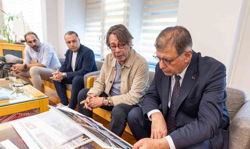 İnciraltı'nda gençlere olimpik spor üssü: Göztepe'nin projesi Cemil Tugay'a sunuldu