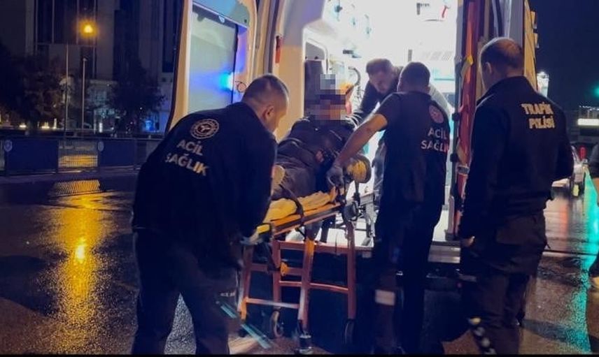 Bursa'da yağışlı yolda motosiklet devrildi, yaralının sakin tavrı dikkat çekti