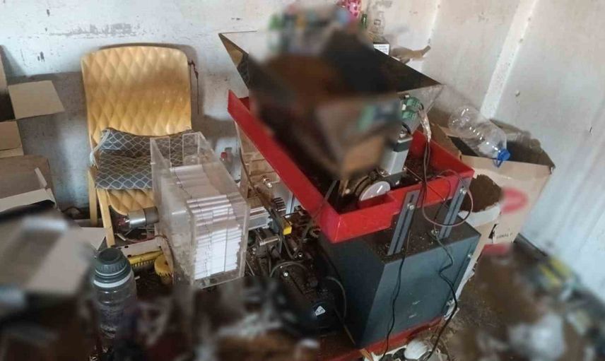 İzmir merkezli operasyonda yasa dışı silah şebekesine yönelik geniş çaplı baskın
