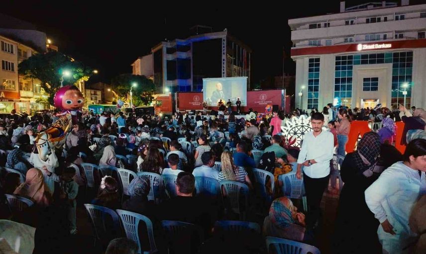 Çocuklara sinema götüren gezen proje artık 81 ilin tamamında