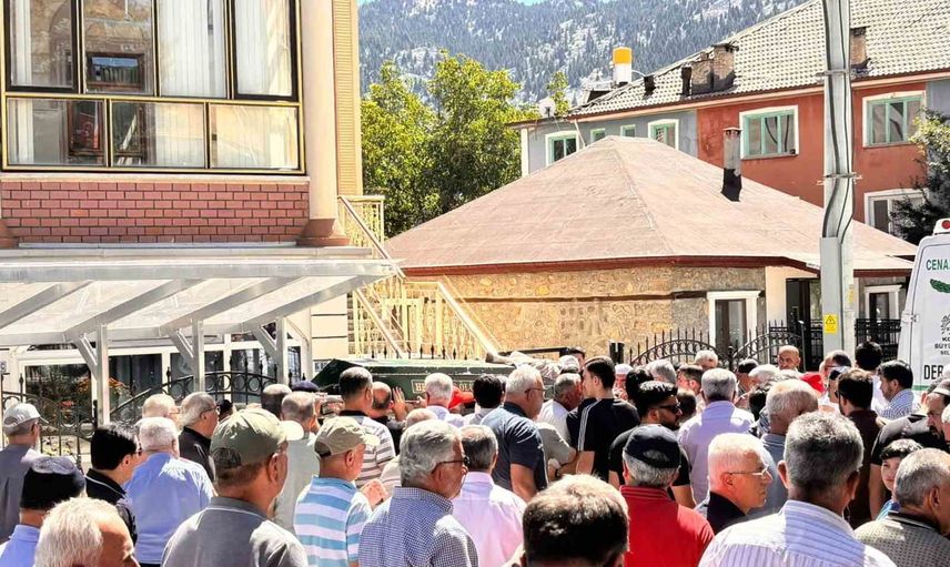 Kaskındaki arıyla mücadele eden sürücünün çarptığı yaya öldü