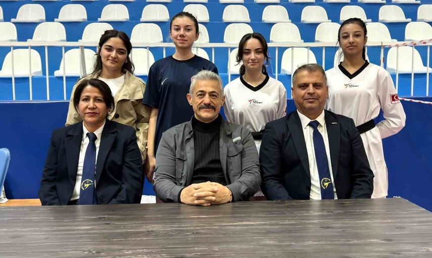 Kayseri'de gençler ringde: 29 ekim taekwondo il birinciliği sona erdi