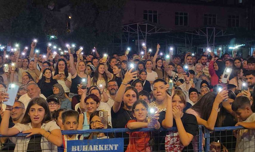 Buharkent'te incir festivalinde rap ve coşku buluştu