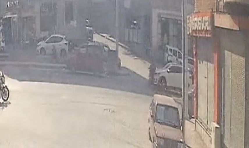 Dönüş manevrası çarpışmayla sonuçlandı: iki sürücü yaralandı