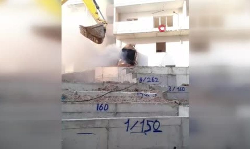 Kepçenin alevleri kumla kontrol altına alındı