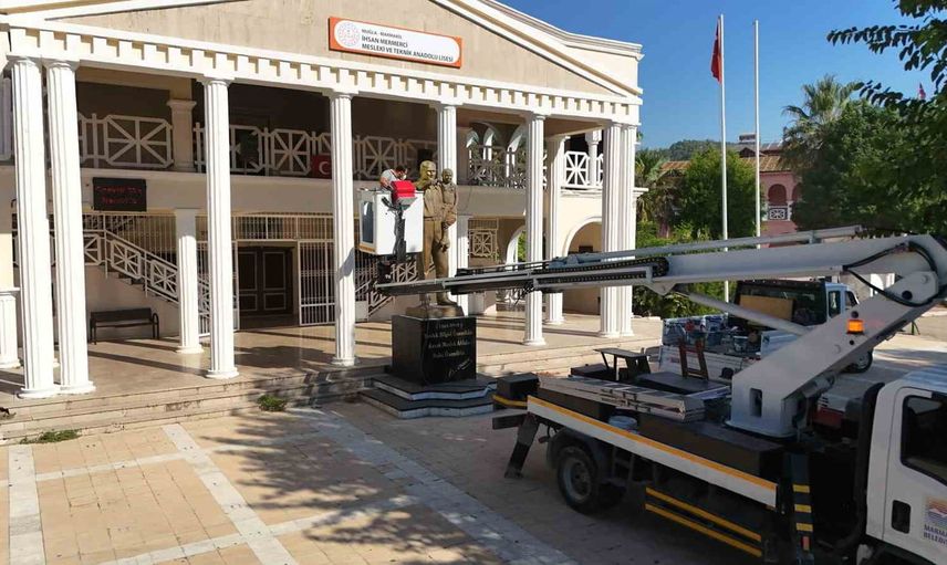 Marmaris belediyesi okulları yeni döneme estetik ve güvenlikle hazırlıyor