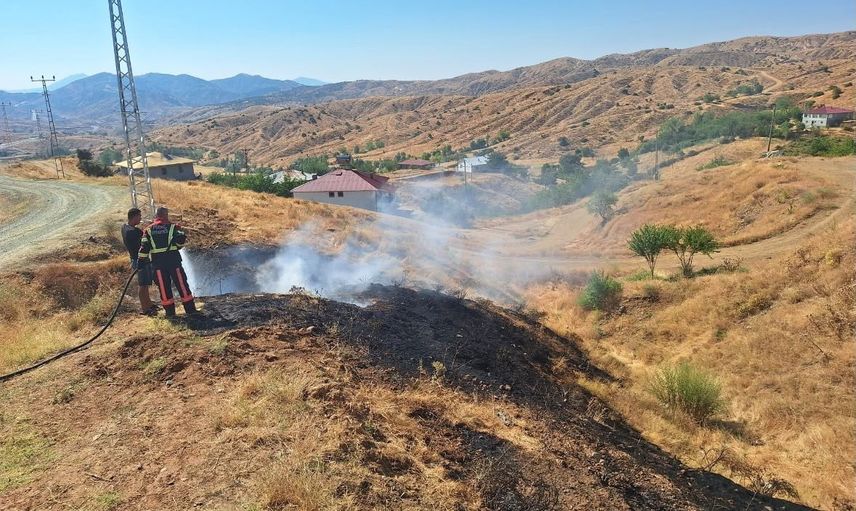 Bingöl'de sabah başlayan iki yangın ekiplerin zamanında müdahalesiyle durduruldu