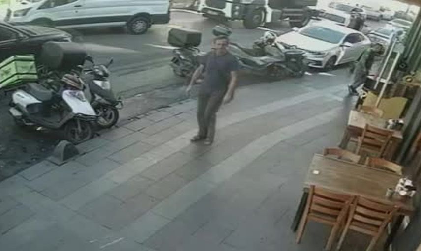 Küçükçekmece'de gün ortasında su tankerinin altında kalan kadın yaşamını yitirdi