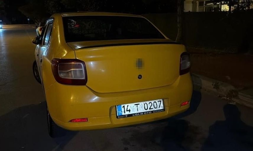 Bolu’da Kültür Mahallesi'nde taksiyle çarpışan moto kurye yaralandı