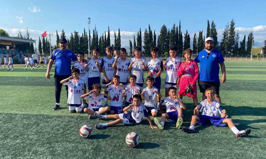 Minik futbolculardan Bursa'da umut veren performans