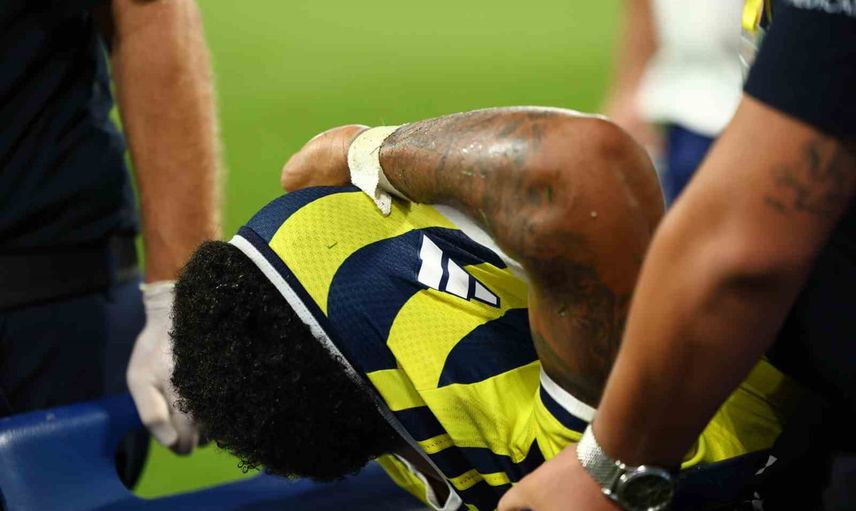 Fenerbahçe'de Oosterwolde sakatlandı, Archie Brown oyuna girdi