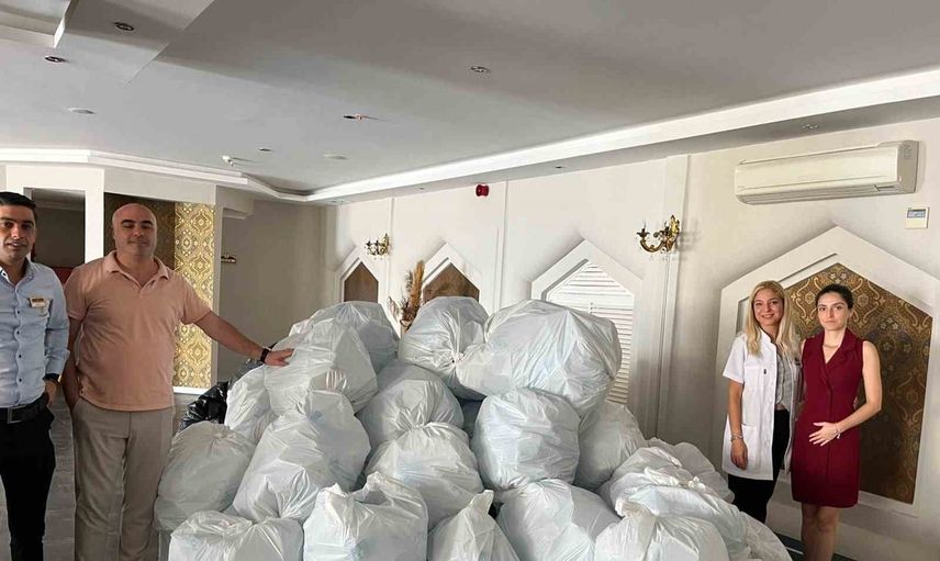 Azka Otel'den Bodrum'a örnek çevre hamlesi: pet şişeler TEMÇEV'e teslim edildi