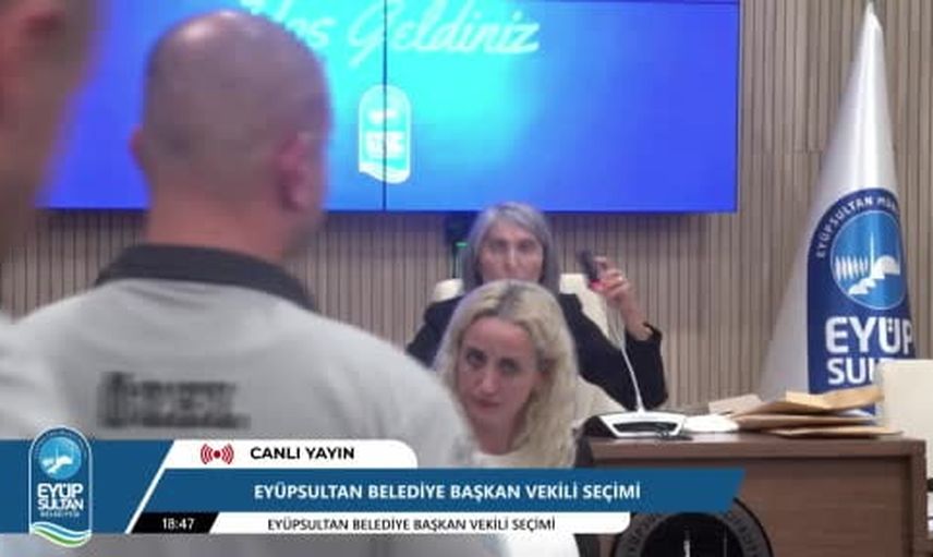 Eyüpsultan meclisi başkanvekilliğinde CHP'li Cafer Parlak seçildi