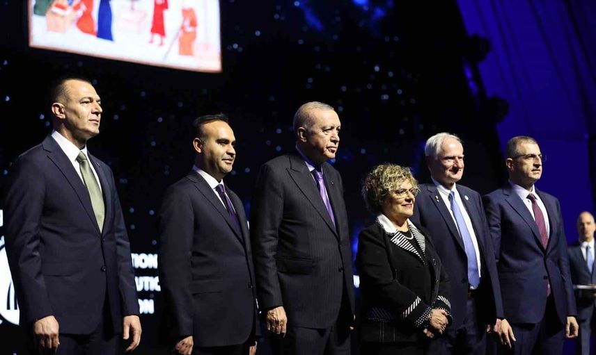 Antalya'da uzayda barış vurgulayan rekor katılımlı uluslararası kongre