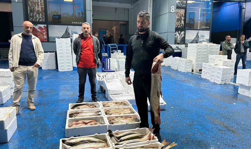 Ankara'da yeni sezonun ilk sabahı: halde bolluk ve sıkı denetim vurgusu