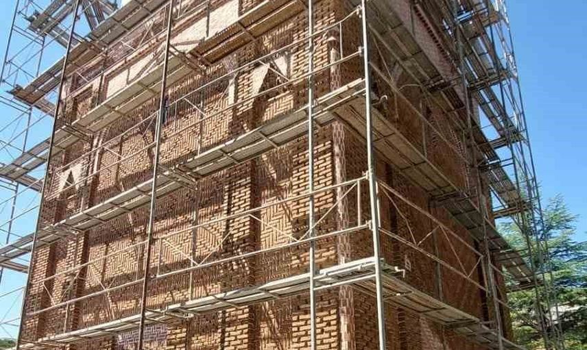 Pazarören'de Melik Emir Gazi türbesi kapsamlı restorasyonla canlanacak