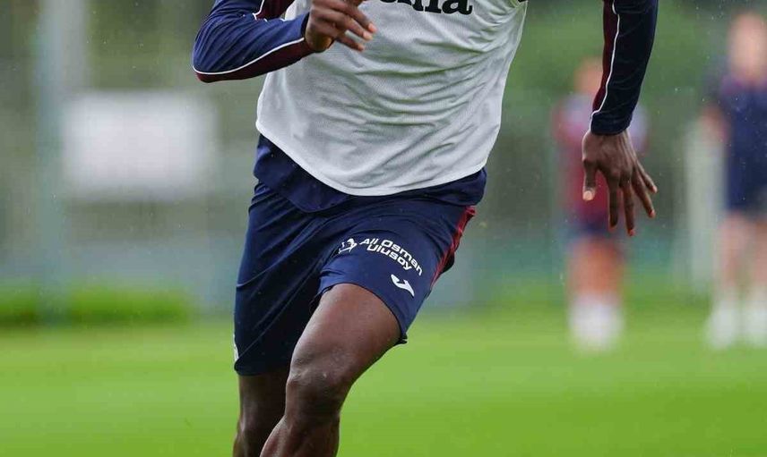 Onuachu formasını geri almak için kadro yarışında