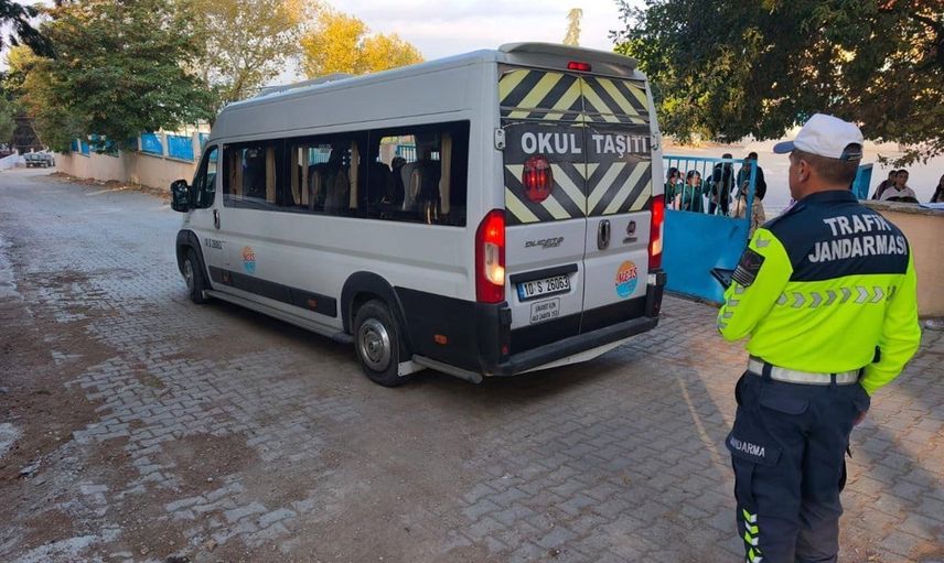 Okul çevrelerinde güvenlik artırıldı: Balıkesir jandarmadan kapsamlı denetim