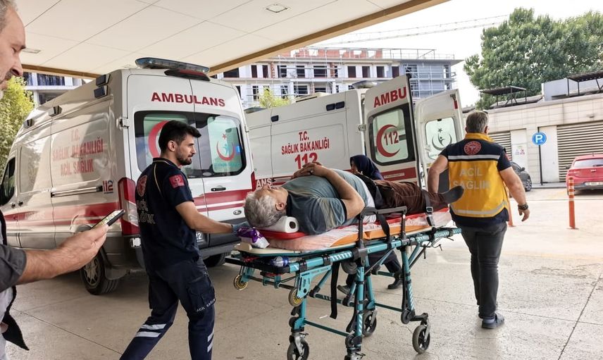 Çatıdan düşme sonucu bel kırığı: 57 yaşındaki adam Bursa'ya sevk edildi