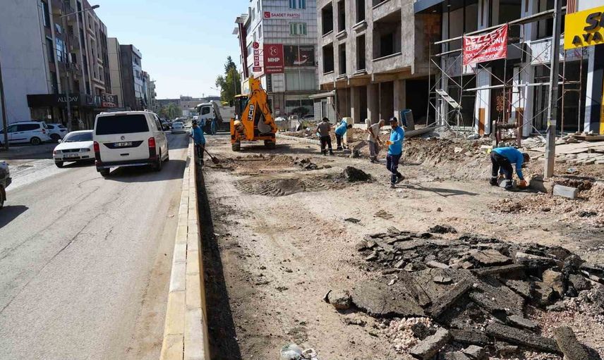 Zey Caddesi'nde yeniden hayat: altyapı yenilendi, asfalt çalışması başladı