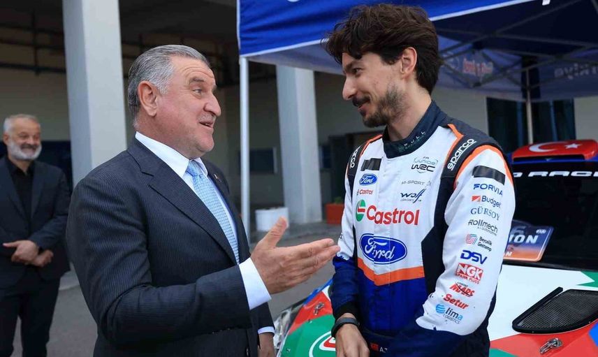 Bak'tan İstanbul Park'ta ön prova: F1 öncesi direksiyona geçti
