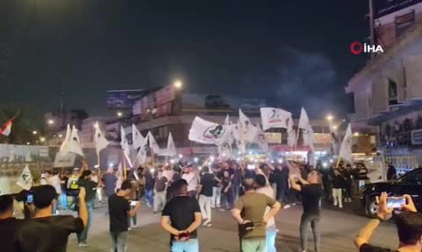 Bağdat'ta koalisyonun çekilmesi meydanlarda havai fişeklerle karşılandı