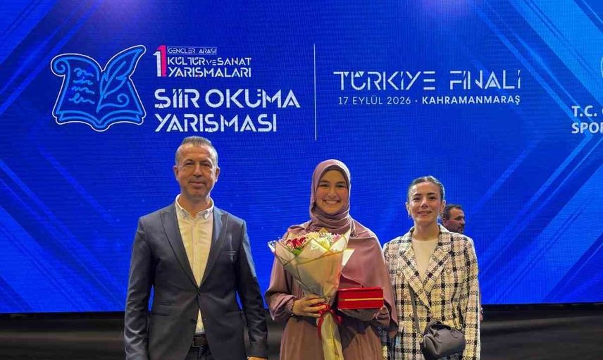 Şiirle bölge sınavını aşan ses: Hitit Üniversitesi öğrencisi Türkiye birincisi oldu