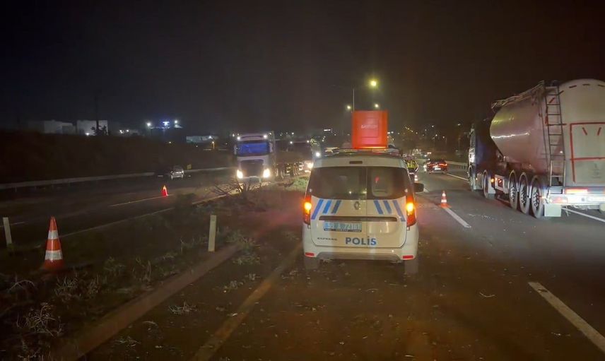 Tekirdağ'da refüje çarpan araç sürücüyü ağır yaraladı
