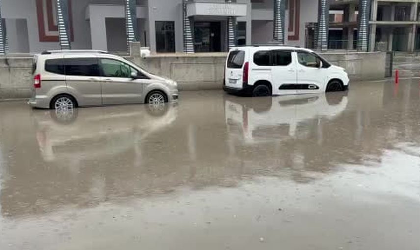 Ani sağanak, Çerkezköy caddesini göle çevirdi