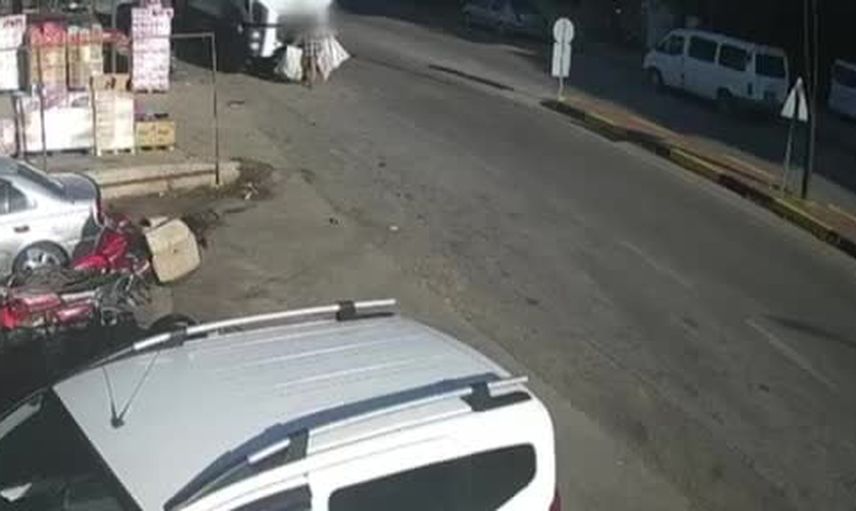Alaşehir'de konteyner boşaltımı sonrası kamyonun altında kalan işçi yaşamını yitirdi