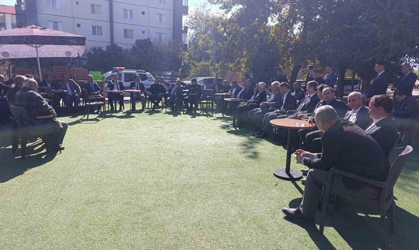 Selendi'de köprü görevi vurgulandı: muhtarlar hizmete odaklandı