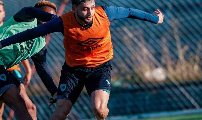 Erzurumspor hazırlıklarını taktik ve kondisyon ağırlıklı sürdürüyor