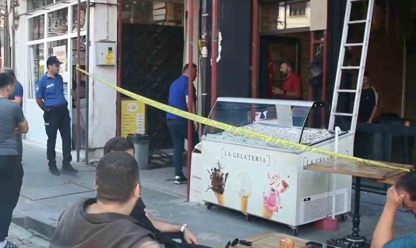 Dış cephe çalışmasında elektrik çarpması sonucu usta yaşamını yitirdi