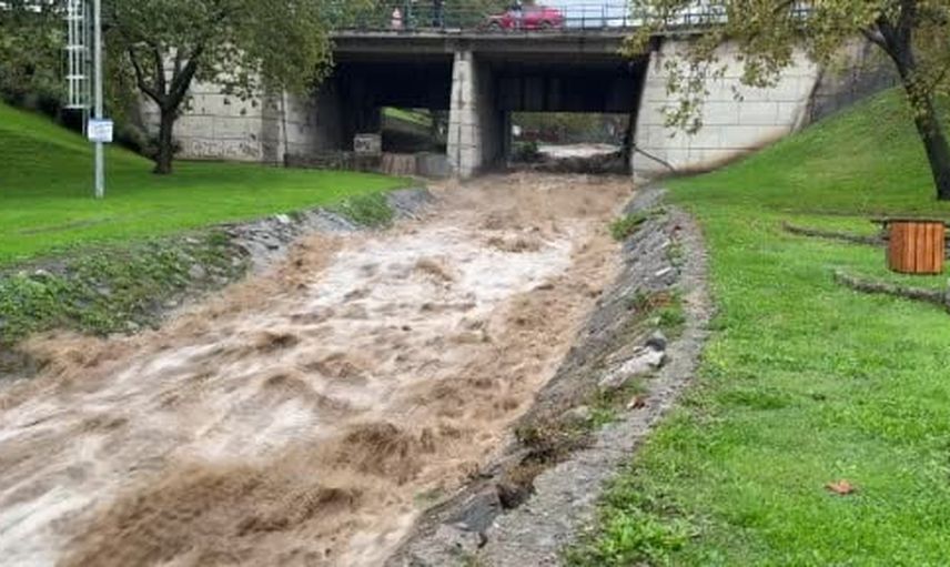 Uludağ yağmurları Gökdere'yi kabarttı, Irgandı Köprüsü'nde taşkın endişesi